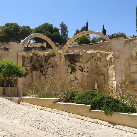 Monte Santa Barbara Justo En Frente De Usted En Un Dormitorio Privado Y Acogedor Leilighet San Vicente Raspeig Eksteriør bilde