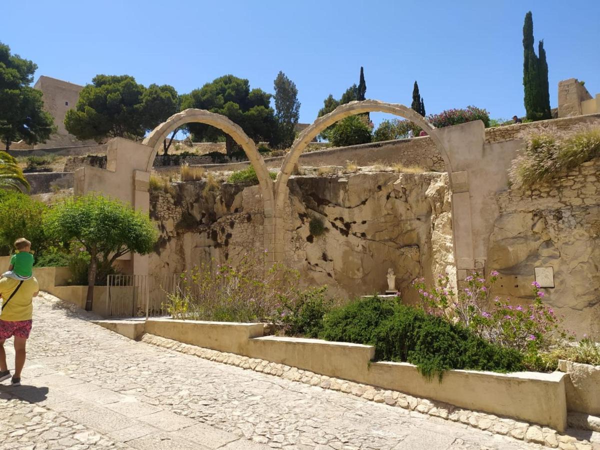 Monte Santa Barbara Justo En Frente De Usted En Un Dormitorio Privado Y Acogedor Leilighet San Vicente Raspeig Eksteriør bilde